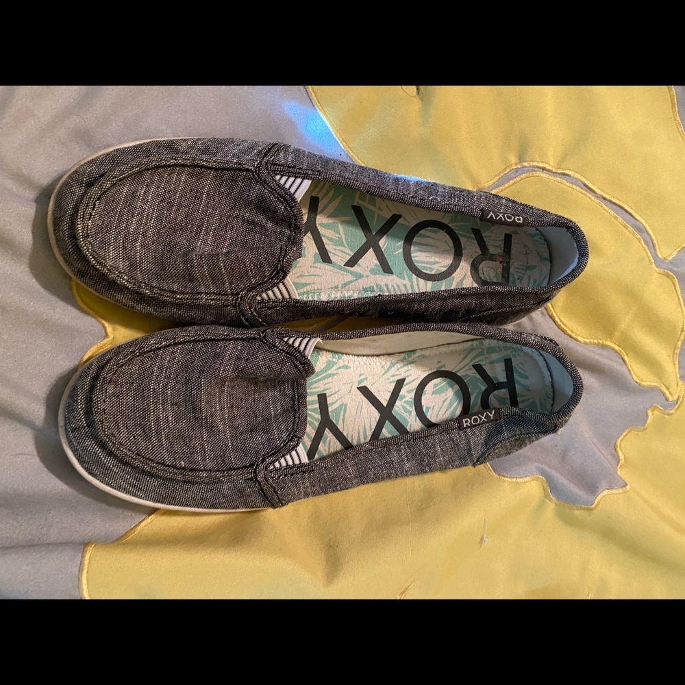 Roxy loafers. Soft cushion insoles size 8